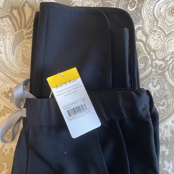 Figs black scrub pants - Picture 3 of 4